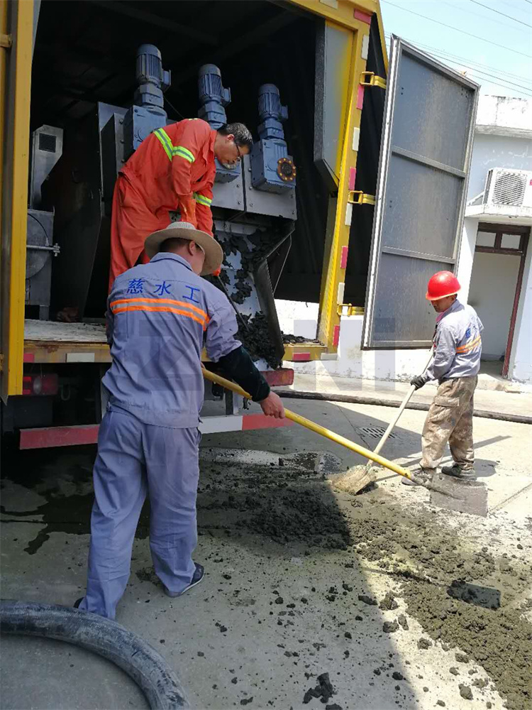 化粪池污泥清淤方案-化粪池清掏车-江苏中泥租赁有限公司