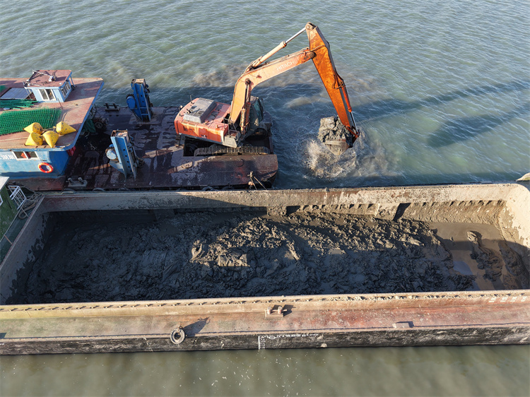 港口航道淤泥解决方案-淤泥清理方案-江苏中泥租赁有限公司
